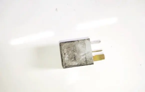 Toyota Avensis T250 Other relay 9008087019 90080-87019