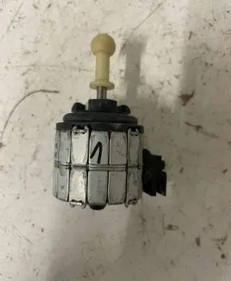BMW 3 E46 Headlight level adjustment motor 