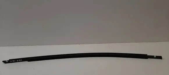 Volvo S90, V90 Rubber seal front door window/glass 31848877
