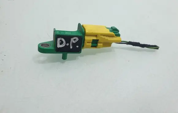 Volkswagen Scirocco Airbag deployment crash/impact sensor 5M0909606A 5WK43658
