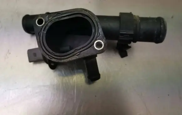 Volkswagen Transporter - Caravelle T5 Engine coolant pipe/hose 038121133