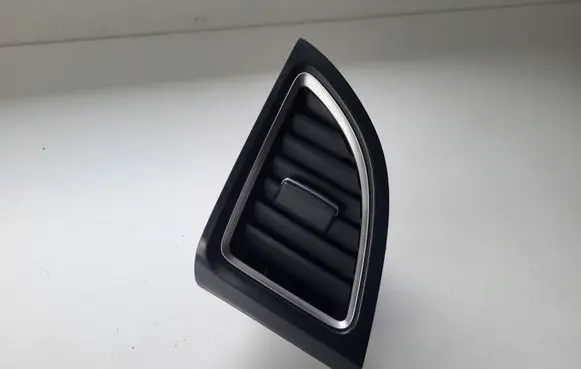 Honda CR-V Dashboard side air vent grill/cover trim