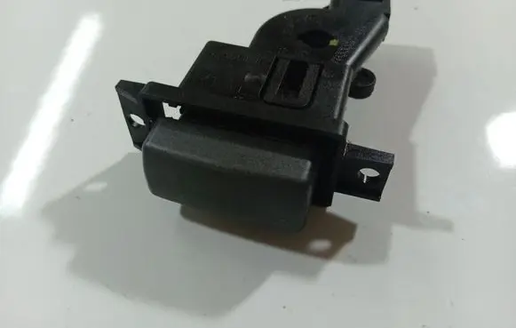 BMW 7 E65 E66 Engine start stop button switch 10862510