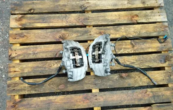 Mercedes-Benz C W205 Front brake caliper