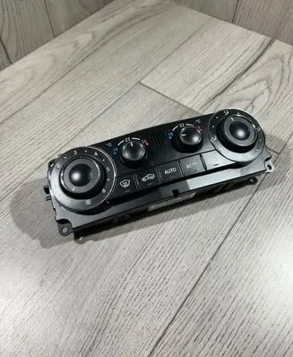 Mercedes-Benz C W203 Climate control unit A2038301785