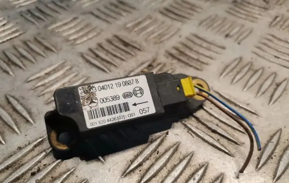 Mercedes-Benz C W203 Airbag deployment crash/impact sensor 0018204426