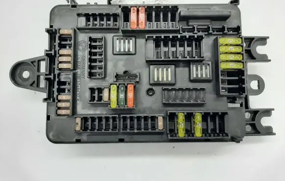 BMW 1 F20 F21 Fuse module 9337880
