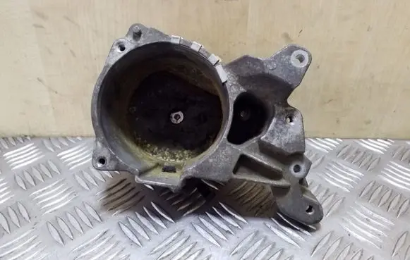 Ford Focus Fuel filter housing AV6Q9180AF