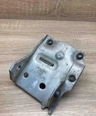 BMW 5 F10 F11 Radiator mount bracket 7186514 74314910
