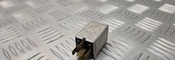 Volkswagen Transporter - Caravelle T3 Other relay 443927825