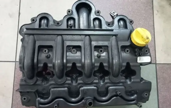 Opel Vivaro Rocker cam cover 8200124829