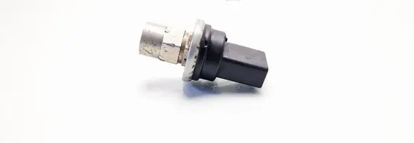 Volkswagen Golf IV Air conditioning (A/C) pressure sensor 1J0959126