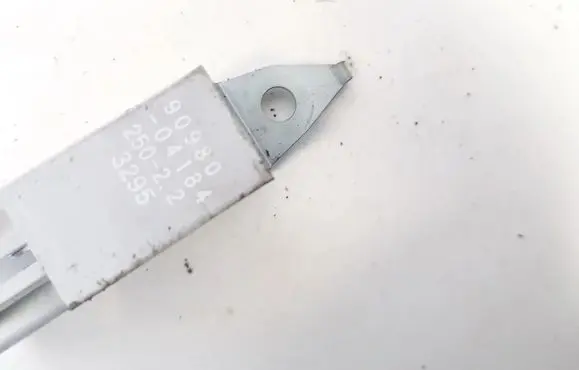 Lexus IS 220D-250-350 Sensor 9098004184 250-2.23295