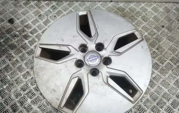 R16 alloy rim