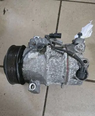Nissan X-Trail T32 Air conditioning (A/C) compressor (pump) 926004CA0A 6SBH14C 11R00389