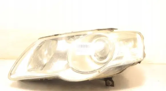 Volkswagen PASSAT B6 Headlight/headlamp