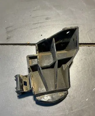 BMW 3 E46 Rear bumper mounting bracket 8195322