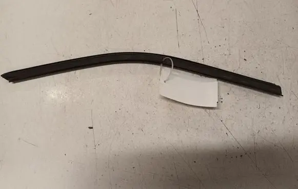 Citroen C4 I Picasso Front door glass trim molding