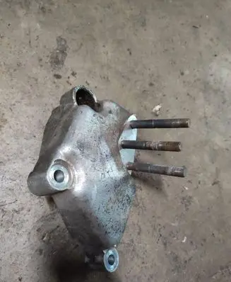 Volvo S40, V40 Engine mounting bracket 30811139
