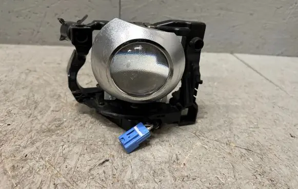 Subaru Forester SJ Headlight level adjustment motor 3700011098 72F031R033216