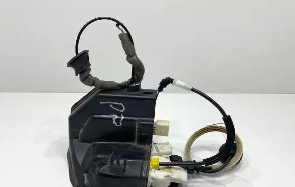 Audi A8 S8 D4 4H Front door lock 
