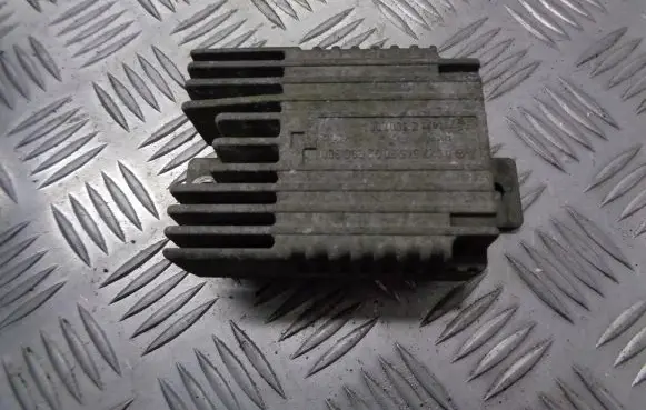 Mercedes-Benz A W168 Coolant fan relay 0275458032
