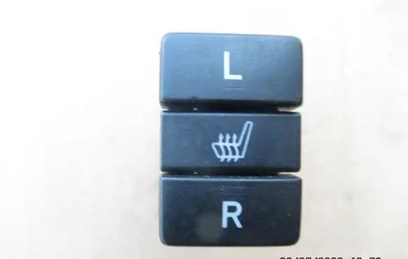 Toyota Auris 150 Seat heating switch 15B088 23052026
