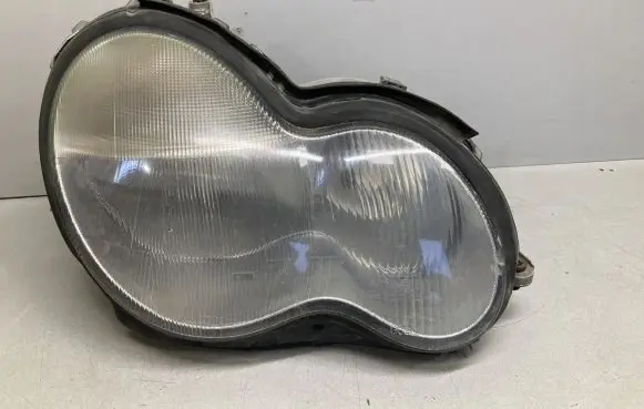 Mercedes-Benz C W203 Headlight/headlamp A2038200261