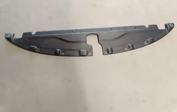 Chrysler Pacifica Engine bonnet/hood lock trim molding 68227299AA
