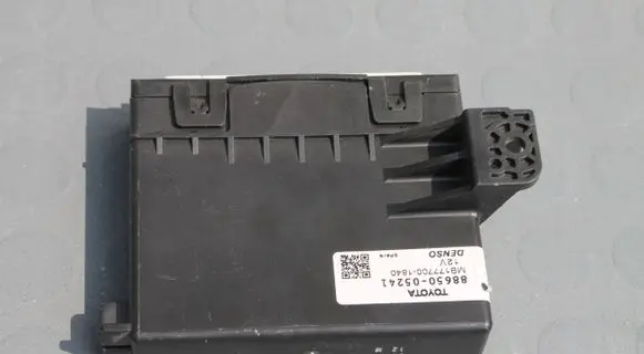 Toyota Avensis T270 Other control units/modules 8865005241