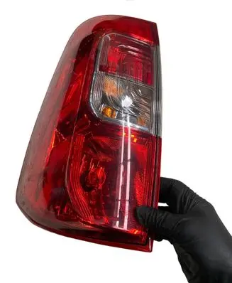 Nissan NP300 Rear/tail lights