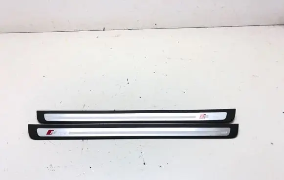 Audi A5 8T 8F Front sill trim cover 8T0853373