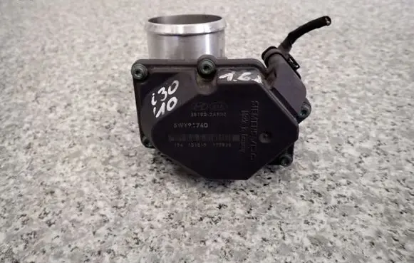 Hyundai i30 Throttle body valve 