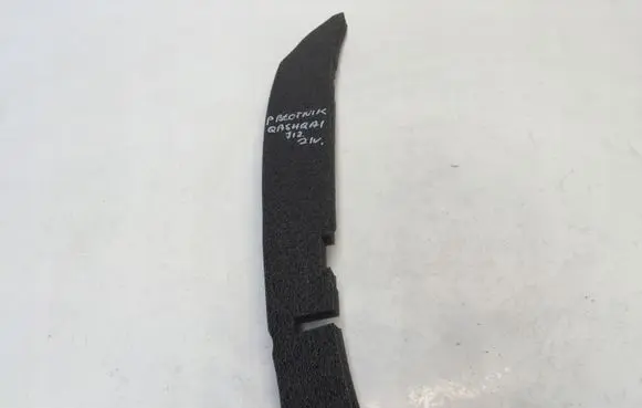 Nissan Qashqai J12 Fender foam support/seal 668986UA0A