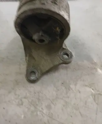 Mitsubishi Grandis Gearbox mount MN103097