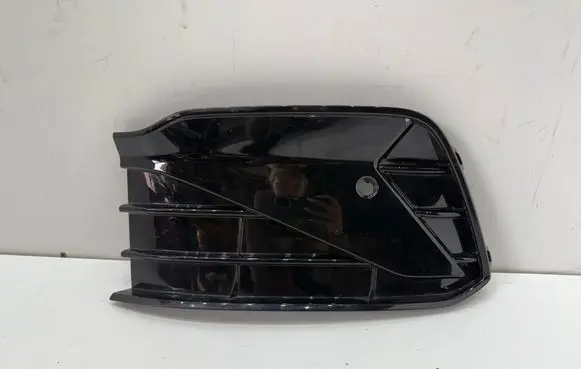 Volkswagen Golf VIII Front bumper lower grill 5H0853665H
