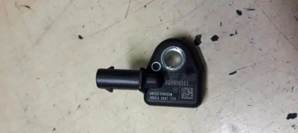 Skoda Octavia Mk3 (5E) Airbag deployment crash/impact sensor 3Q0959351 X515