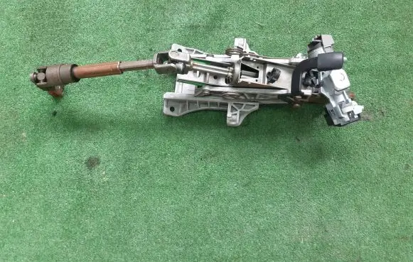 Ford Focus C-MAX Steering wheel axle