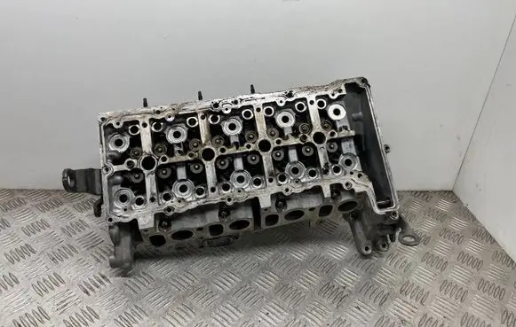 BMW 5 F10 F11 Engine head 7812603