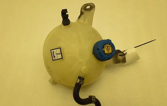 Brake fluid reservoir