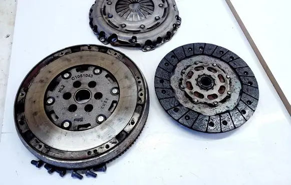 Peugeot 208 II Clutch set kit 9813700080 9813700980