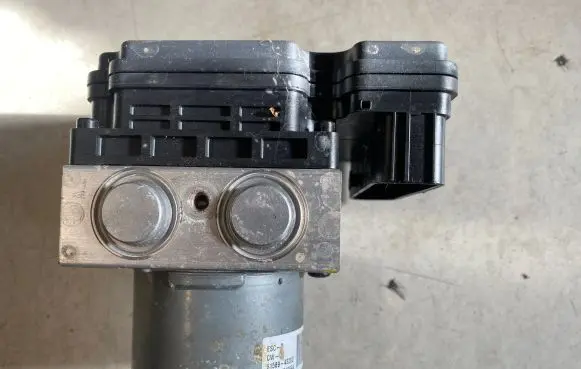 KIA Pro Cee'd III ABS Pump 58900J7390 J758922800 58910J7390