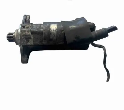 Volkswagen Golf V Starter motor 0001123016