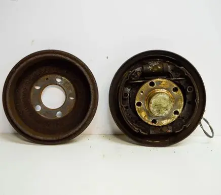 Volkswagen Polo V 6R Drum brake (rear) 6X0609617A 6Q0609617
