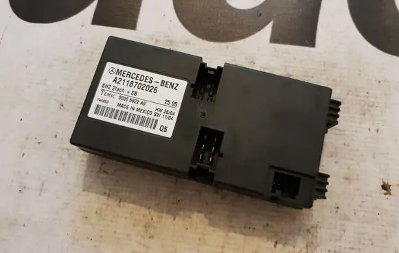 Mercedes-Benz GL X164 Seat control module A2118702026 2118702026