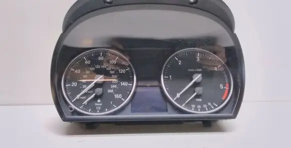 BMW 3 E90 E91 Speedometer (instrument cluster) 9166849 1025380