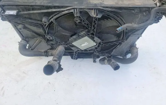 Toyota RAV 4 (XA50) Radiator set 1636331500 2685003000 1220500570