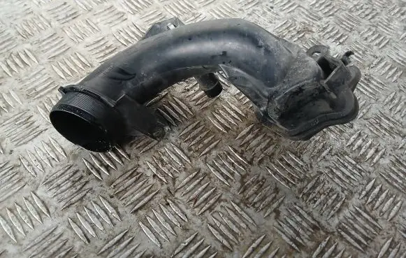 Peugeot 508 Intercooler hose/pipe 98689