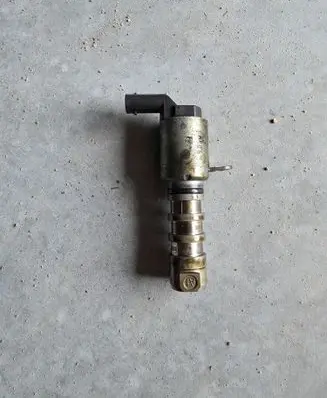 Audi Q7 4L Camshaft vanos timing valve 06E257N