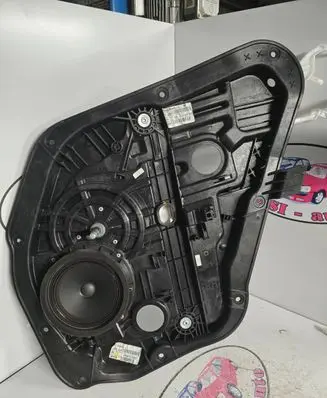 KIA Ceed Rear door window regulator with motor 9125100100